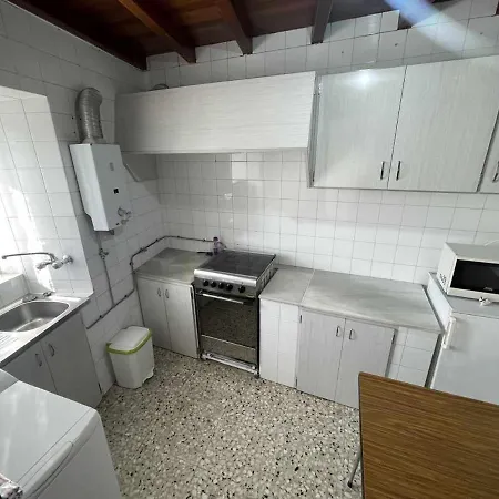 Grupo Gontad Casa Baixo Da Capilla Corme *